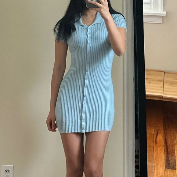 Beautiful blue dress - Picture 4 of 4